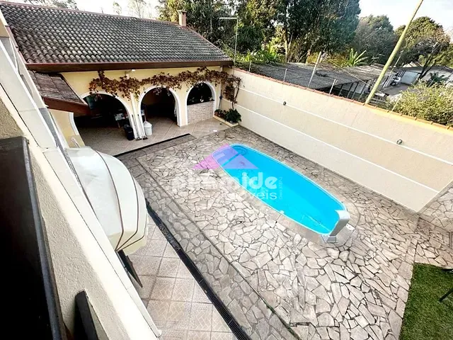 Casa com 520m² 4 quartos e 4 banheiros, à venda, no bairro Eugênio de Mello em São José dos Campos