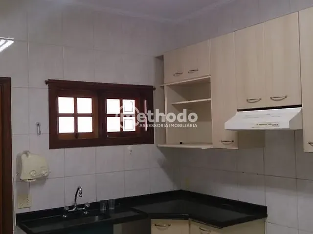 Casa com 240m² 3 quartos e 2 banheiros, para alugar, no bairro Capuava em Valinhos
