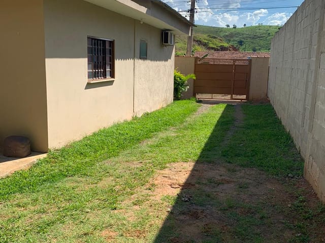 Casa 3 quartos e 2 banheiros, à venda, no bairro Santa Rita em Aparecida
