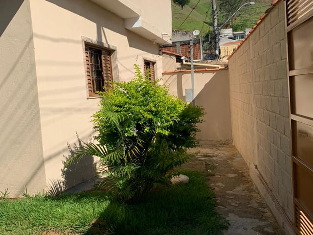Casa 3 quartos e 2 banheiros, à venda, no bairro Santa Rita em Aparecida