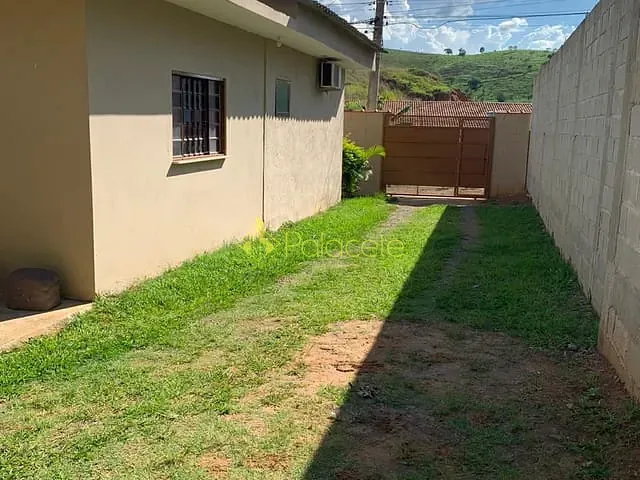 Casa 3 quartos e 2 banheiros, à venda, no bairro Santa Rita em Aparecida