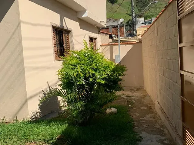 Casa 3 quartos e 2 banheiros, à venda, no bairro Santa Rita em Aparecida