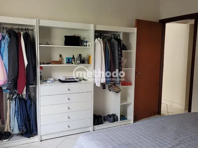 Casa com 250m² 2 quartos e 3 banheiros, para alugar, no bairro Jardim García em Campinas