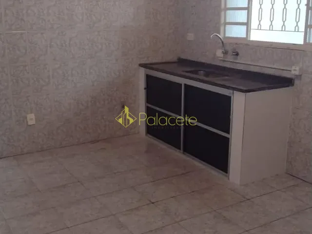 Casa com 125m² 2 quartos e 2 banheiros, à venda, no bairro Abaete em Taubaté