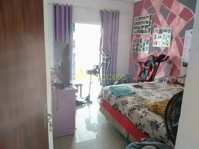 Casa com 300m² 4 quartos e 6 banheiros, à venda, no bairro São Benedito em Pindamonhangaba