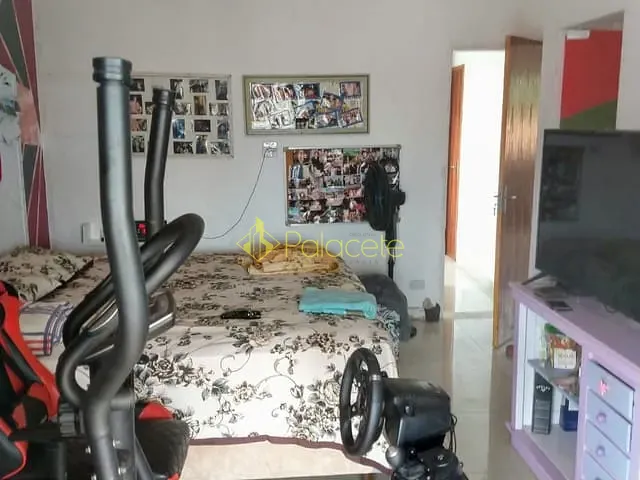 Casa com 300m² 4 quartos e 6 banheiros, à venda, no bairro São Benedito em Pindamonhangaba