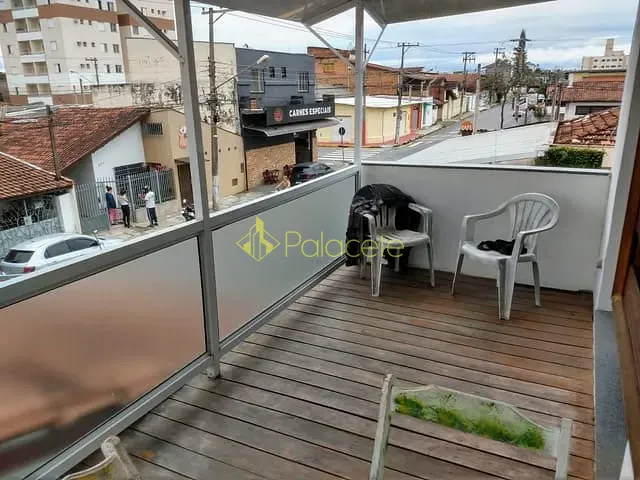Casa com 300m² 4 quartos e 6 banheiros, à venda, no bairro São Benedito em Pindamonhangaba