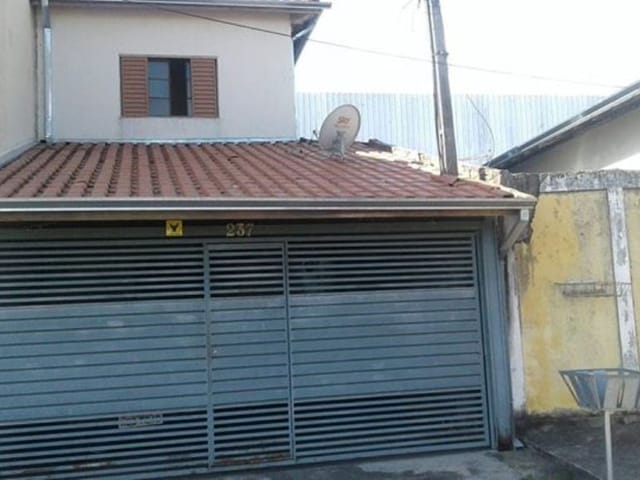 Casa com 125m² 3 quartos e 3 banheiros, à venda, no bairro Conjunto Residencial Araretama em Pindamonhangaba