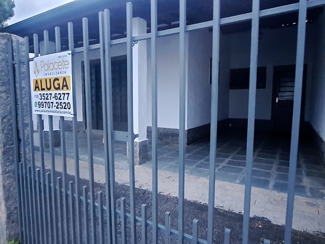 Casa com 250m² 4 quartos e 3 banheiros, à venda, no bairro Loteamento Residencial Andrade em Pindamonhangaba