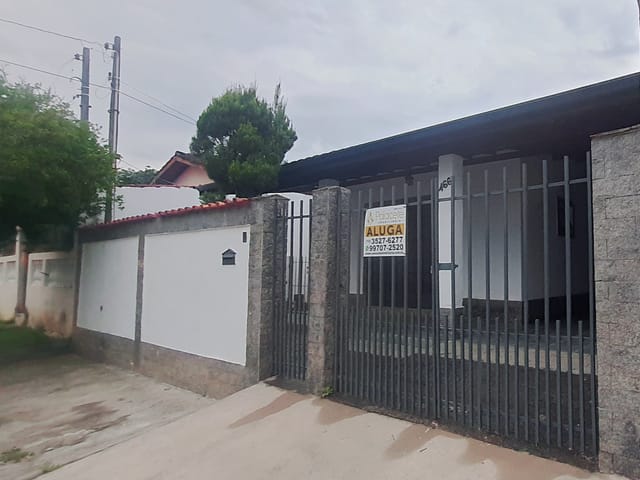 Casa com 250m² 4 quartos e 3 banheiros, à venda, no bairro Loteamento Residencial Andrade em Pindamonhangaba