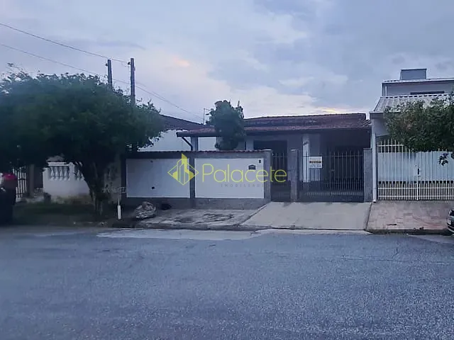 Casa com 250m² 4 quartos e 3 banheiros, à venda, no bairro Loteamento Residencial Andrade em Pindamonhangaba