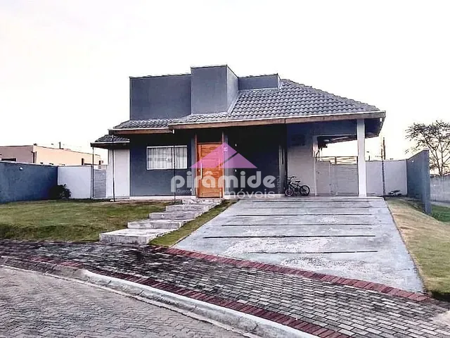Casa com 560m² 3 quartos e 3 banheiros, à venda, no bairro Piedade em Caçapava