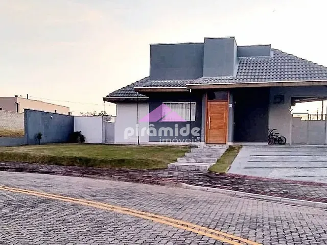 Casa com 560m² 3 quartos e 3 banheiros, à venda, no bairro Piedade em Caçapava