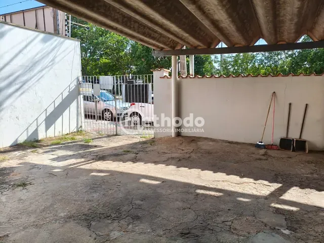 Casa com 300m² 2 quartos e 2 banheiros, à venda, no bairro Jardim Nova Europa em Campinas
