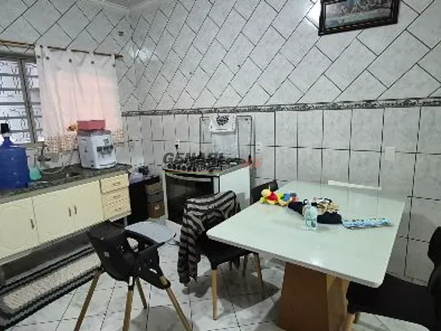 Casa com 250m² 3 quartos e 3 banheiros, à venda, no bairro Jardim Regina em Indaiatuba