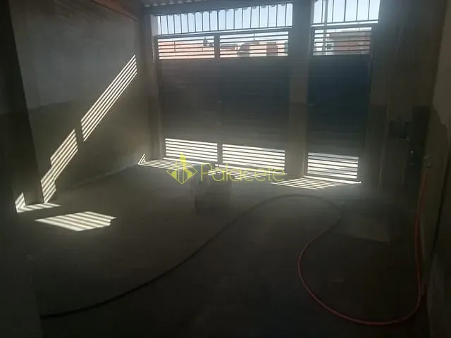 Casa com 125m² 2 quartos e 2 banheiros, à venda, no bairro Residencial e Comercial Portal dos Eucaliptos em Pindamonhangaba