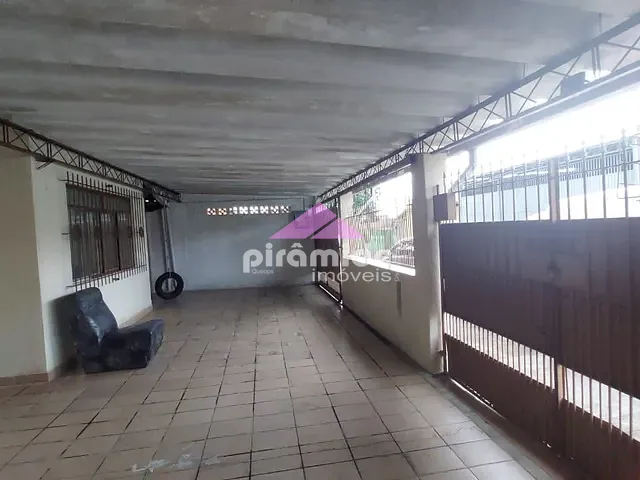 Casa com 250m² 2 quartos e 3 banheiros, à venda, no bairro Jardim Ismênia em São José dos Campos