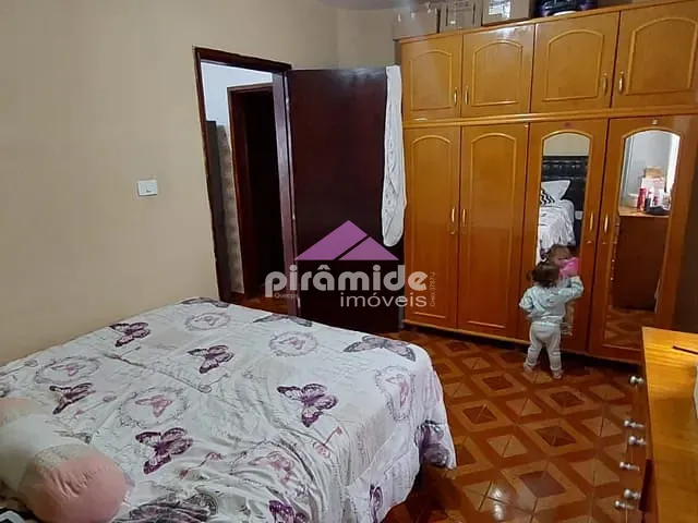 Casa com 250m² 2 quartos e 3 banheiros, à venda, no bairro Jardim Ismênia em São José dos Campos