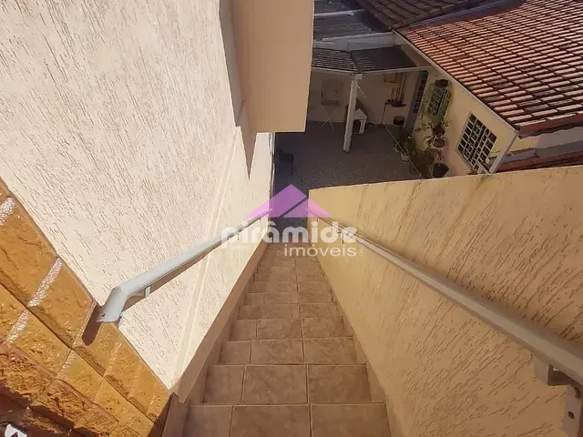 Casa com 325m² 3 quartos e 4 banheiros, à venda, no bairro Jardim Ismênia em São José dos Campos
