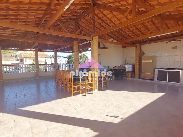 Casa com 325m² 3 quartos e 4 banheiros, à venda, no bairro Jardim Ismênia em São José dos Campos