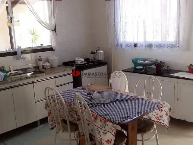 Casa com 350m² 2 quartos e 2 banheiros, à venda, no bairro Cidade das Crianças em Praia Grande