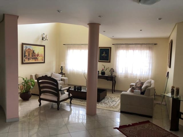Casa com 418m² 3 quartos e 4 banheiros, à venda, no bairro Taubaté Village em Taubaté