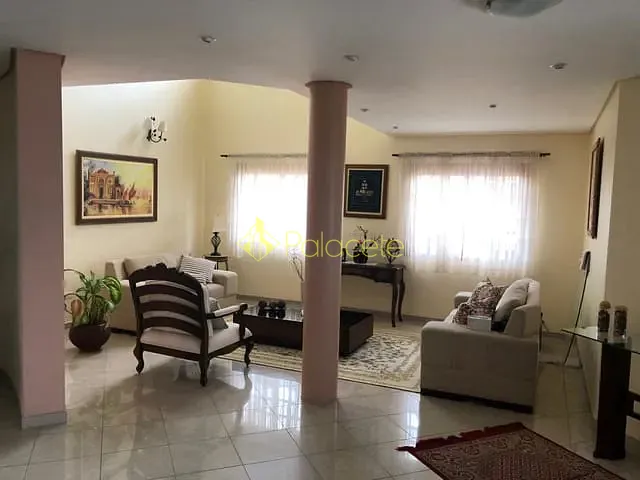 Casa com 418m² 3 quartos e 4 banheiros, à venda, no bairro Taubaté Village em Taubaté