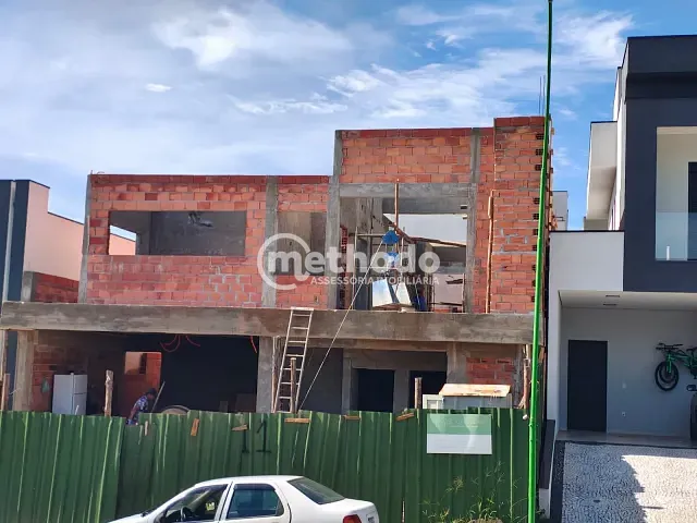 Casa com 300m² 4 quartos e 5 banheiros, à venda, no bairro Roncáglia em Valinhos