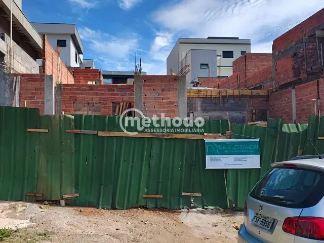 Casa com 300m² 4 quartos e 5 banheiros, à venda, no bairro Roncáglia em Valinhos