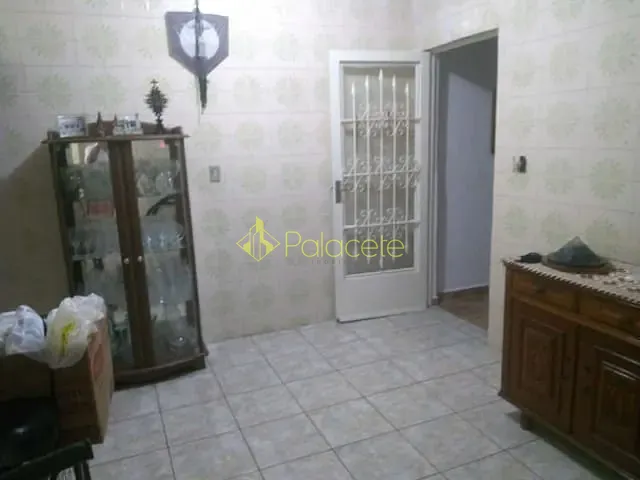 Casa com 300m² 4 quartos e 2 banheiros, à venda, no bairro Parque São Domingos em Pindamonhangaba