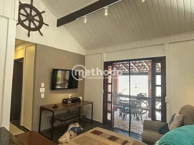Casa com 373m² 5 quartos e 2 banheiros, à venda, no bairro Guaratuba em Bertioga