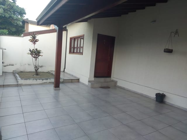 Casa com 250m² 3 quartos e 3 banheiros, à venda, no bairro Vila Suiça em Pindamonhangaba