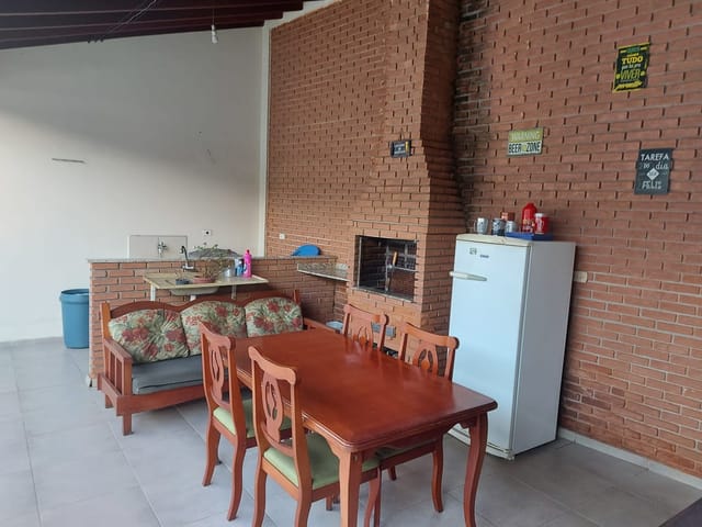 Casa com 250m² 3 quartos e 3 banheiros, à venda, no bairro Vila Suiça em Pindamonhangaba