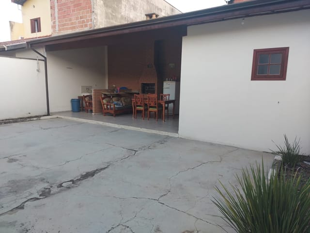 Casa com 250m² 3 quartos e 3 banheiros, à venda, no bairro Vila Suiça em Pindamonhangaba