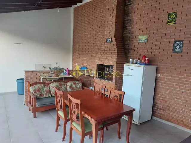 Casa com 250m² 3 quartos e 3 banheiros, à venda, no bairro Vila Suiça em Pindamonhangaba