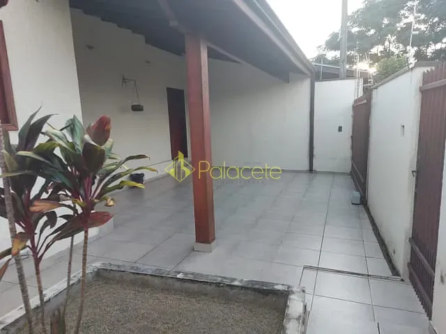 Casa com 250m² 3 quartos e 3 banheiros, à venda, no bairro Vila Suiça em Pindamonhangaba