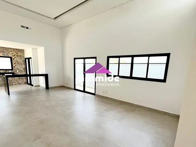 Casa com 300m² 3 quartos e 2 banheiros, à venda, no bairro Condomínio Terras do Vale em Caçapava