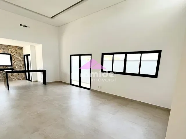 Casa com 300m² 3 quartos e 2 banheiros, à venda, no bairro Condomínio Terras do Vale em Caçapava
