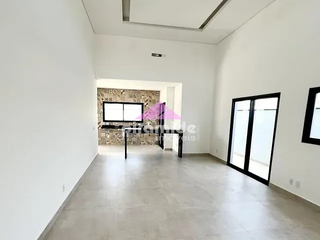 Casa com 300m² 3 quartos e 2 banheiros, à venda, no bairro Condomínio Terras do Vale em Caçapava