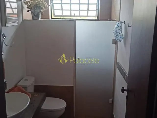Casa com 974m² 4 quartos e 2 banheiros, à venda, no bairro Centro em Taubaté