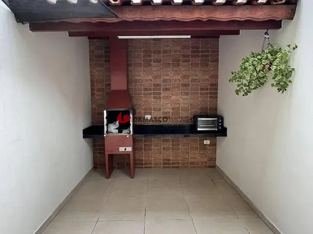 Casa 2 quartos e 2 banheiros, à venda, no bairro Vila Alto de Santo Andre em Santo André