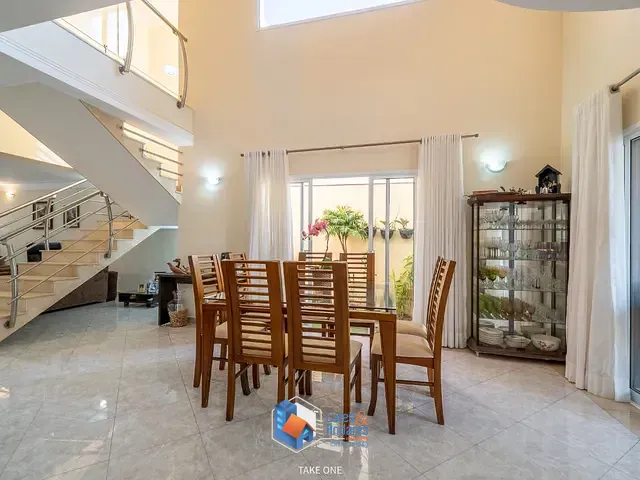 Casa com 360m² 4 quartos e 5 banheiros, à venda, no bairro Swiss Park em Campinas