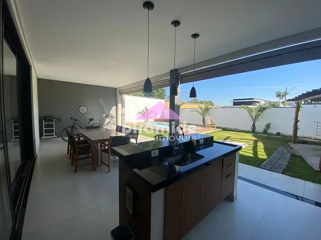 Casa com 400m² 3 quartos e 4 banheiros, à venda, no bairro Condomínio Terras do Vale em Caçapava