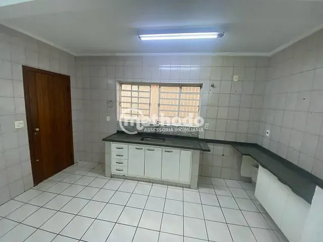 Casa 3 quartos e 3 banheiros, à venda ou para alugar, no bairro Capela em Vinhedo