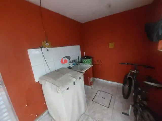 Casa com 250m² 4 quartos e 3 banheiros, à venda, no bairro Parque Sao Vicente em Mauá