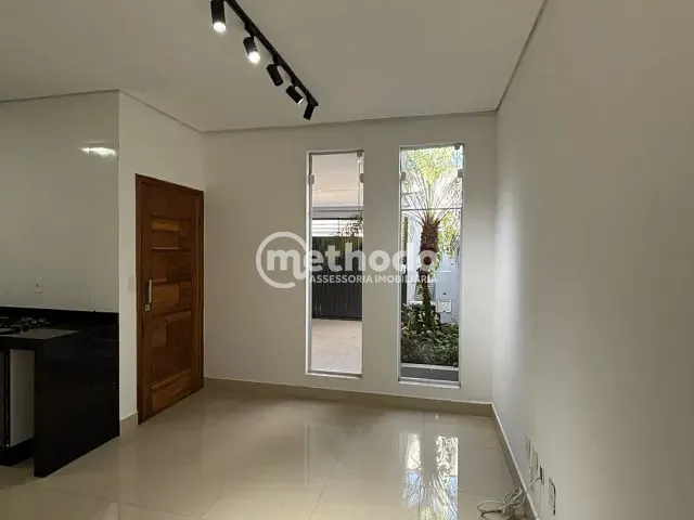 Casa 2 quartos e 2 banheiros, à venda, no bairro Jardim Residencial Nova Veneza em Indaiatuba