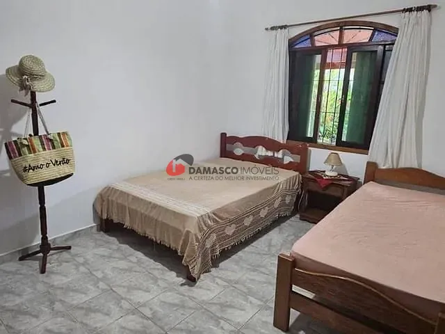 Casa com 360m² 3 quartos e 2 banheiros, à venda, no bairro Bal Barra da Jangada em Peruíbe