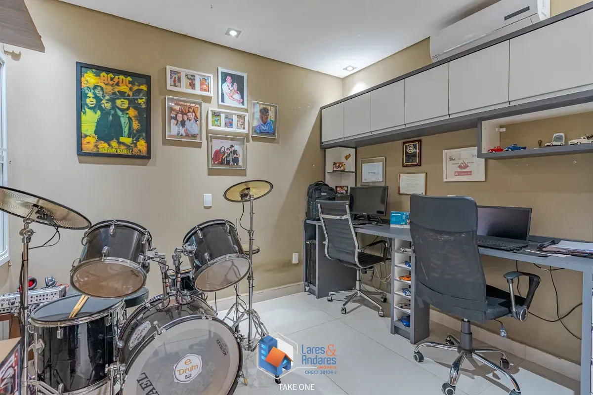 Casa, 3 quartos, 269 m² - Foto 32