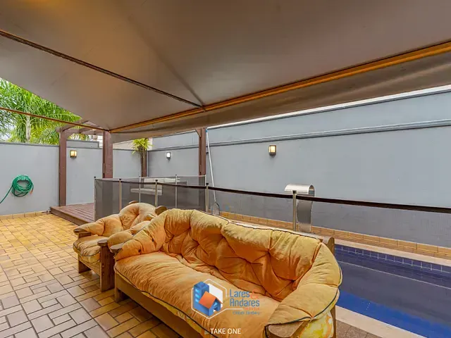 Casa com 300m² 3 quartos e 3 banheiros, à venda, no bairro Jardim Residencial Alto de Itaici em Indaiatuba