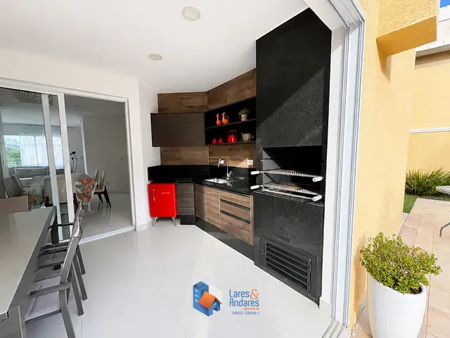 Casa com 470m² 3 quartos e 5 banheiros, à venda, no bairro Suru em Santana De Parnaíba